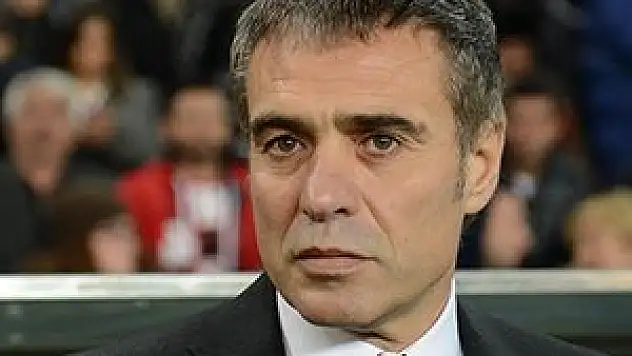 Ersun Yanal istifa etti!