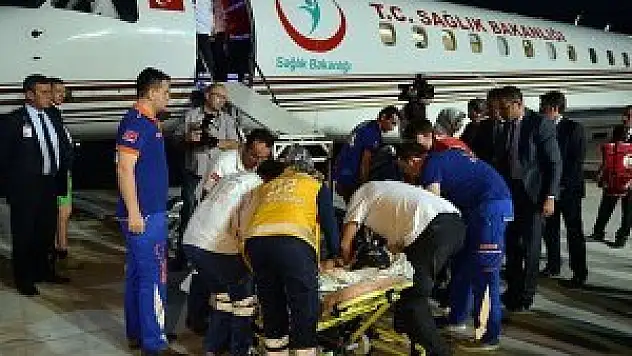 Yaralı Filistinliler Türkiye'ye geldi