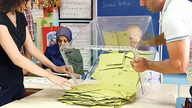 Çatı enkaza döndü!