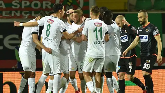 Ömer Ali önce VAR'a takıldı sonra attı