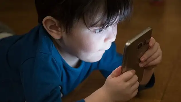 '2-3 yaş öncesi çocuklar teknolojiyle tanıştırılmamalı'