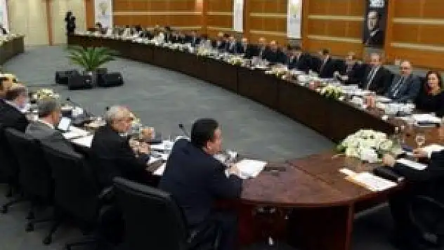 AK Parti'de kritik toplantı