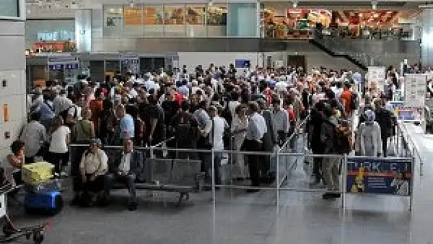 Atatürk Havalimanı'nda yardım kutusu çalındı