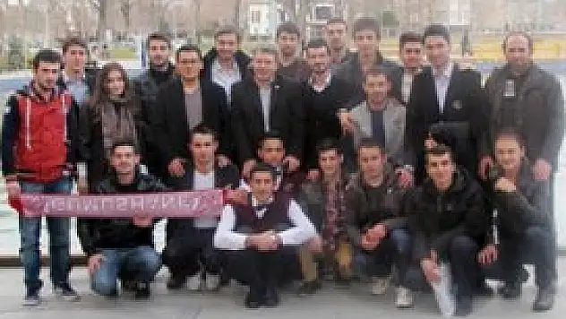 Milletvekili Üstün, öğrencilerle bir araya geldi