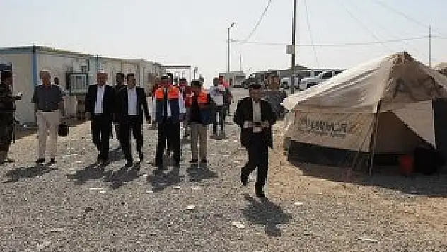 AFAD'ın iş makinaları çadırkent için çalışmaya başladı