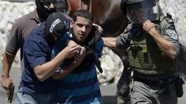 İsrail'den bir haftada 239 Filistinli'ye gözaltı