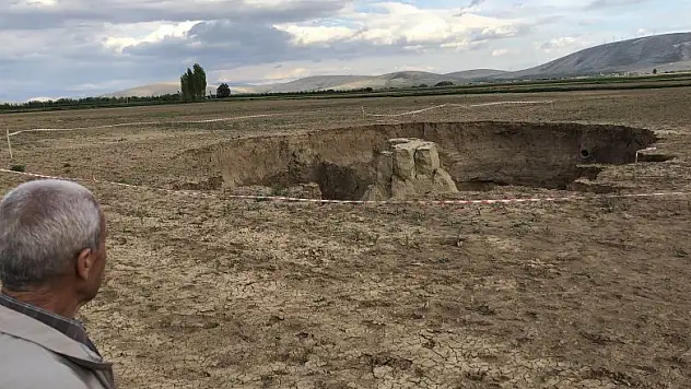 Karapınar'dan sonra Karaman'da da obruklar oluşmaya başladı