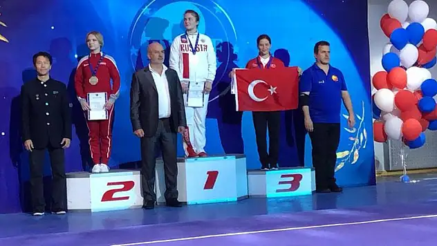 SÜ Öğrencisi Büşra Erdem Avrupa'da üçüncü oldu