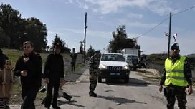BM askerleri İsrail-Suriye sınırında rehin