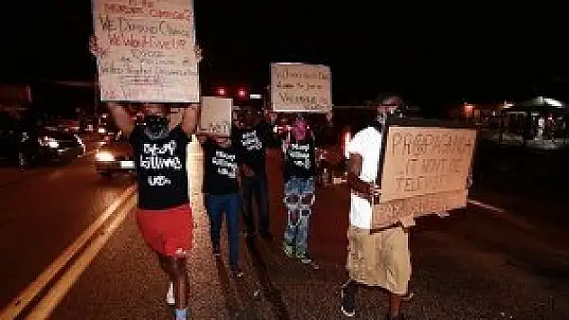 Ferguson'da sokağa çıkma yasağı