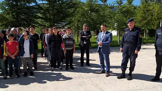 Derebucak'ta öğrencilere jandarma teşkilatı tanıtıldı