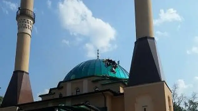 Donestk'teki İstanbul Ahat Camisi'ne havan topu isabet etti