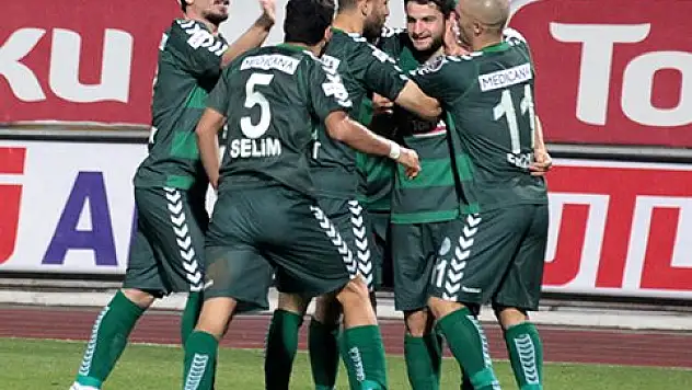 Torku Konyaspor, Başakşehir'i sahasında avladı 0-2