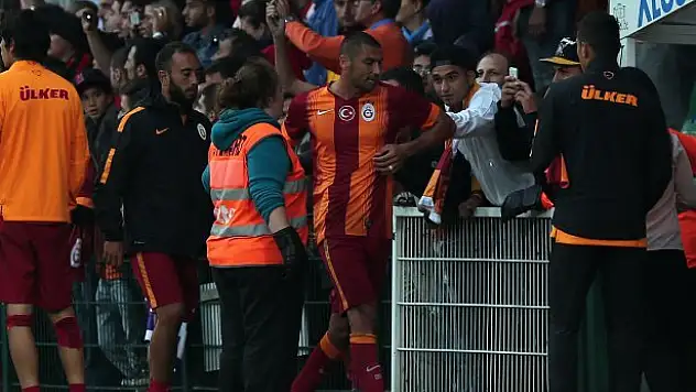 Burak çileden çıktı, maçta ortalık karıştı