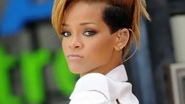 Bir kez daha geliyor