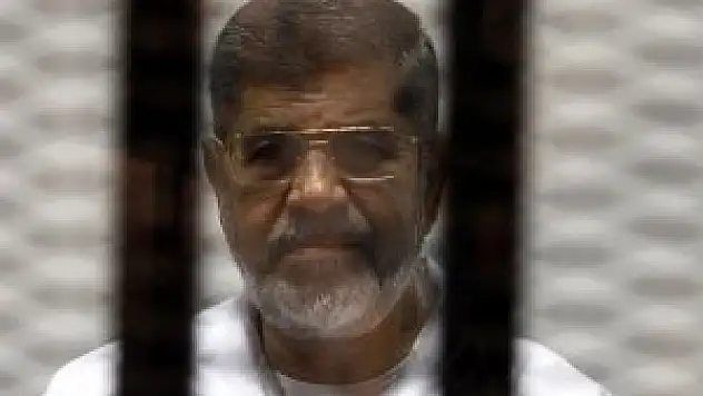 Mursi tekrar hakim karşısında