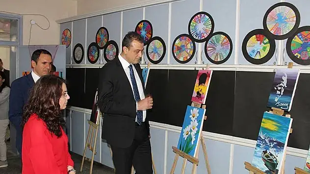 Yunak'ta resim sergisi açıldı