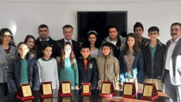 Başarılı ekipten Başkan Oğul'a ziyaret