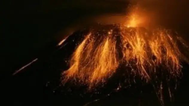 İzlanda'da yanardağ endişesi