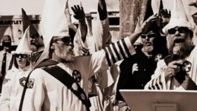 Irkçı örgütten katil polise ödül!