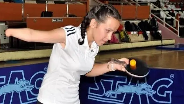 Tek eliyle milli takıma kadar yükseldi