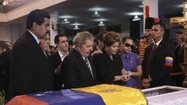 Hugo Chavez'in cenazesi törenle toprağa verilecek