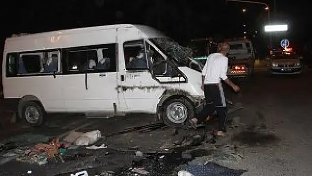 Düğün dönüşü kaza: 28 yaralı