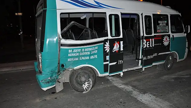 Minibüs otomobille çarpıştı: 6 yaralı
