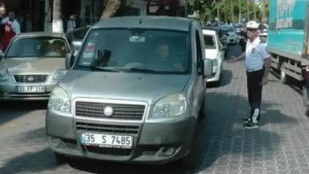 Başbakanın konvoyunu bekleten kavga