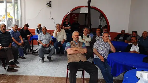 Halkapınar'da çiftçi eğitim toplantısı düzenlendi