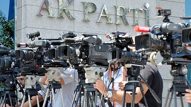 AK Parti'de tarihi MYK başladı