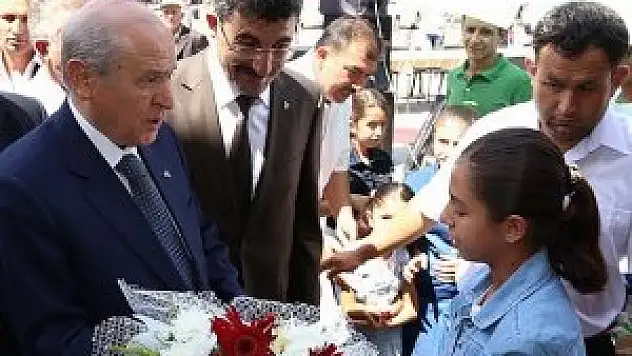 Cumhurbaşkanı seçimini milletimiz dikkatle değerlendirmeli