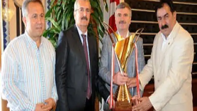 Spor camiasından Başkan Akyürek'e teşekkür ziyareti