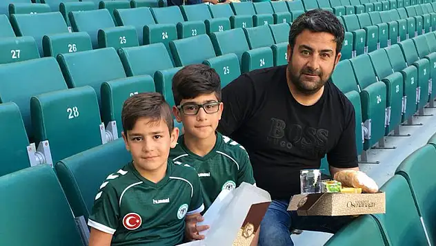 Konyaspor taraftarı kumanyalarını aldı
