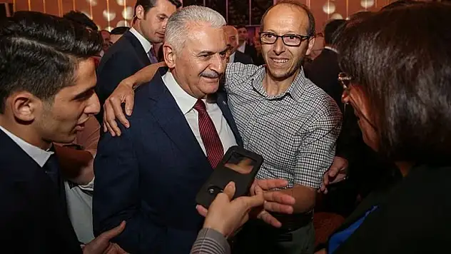 'İstanbul'u dünyanın parmakla gösterilen şehirleri arasına sokmak boynumuzun borcudur'