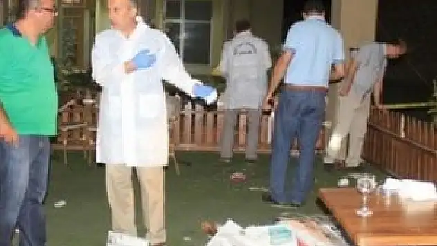 Kafeteryada kanlı kavga: 2 ölü