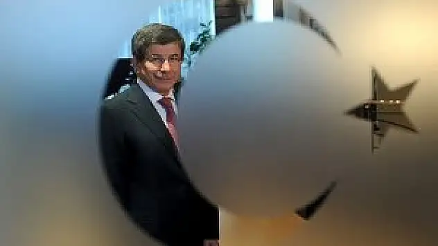 Yabancı ekonomistlerden Davutoğlu'na destek