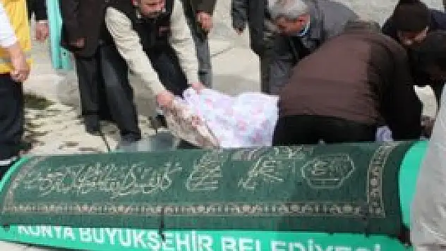 Yalnız yaşadığı evde cansız bedeni bulundu