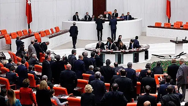 Muhalefet Meclis'in çalışmasına karşı