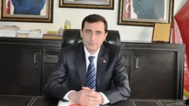 'Omuzlar üzerinde yükselmeye layık Türk Kadınıdır'