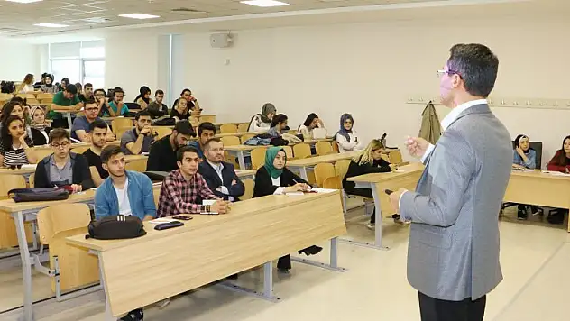 KTO Karatay Üniversitesinde 'Regülasyon ve Tarife' söyleşisi yapıldı