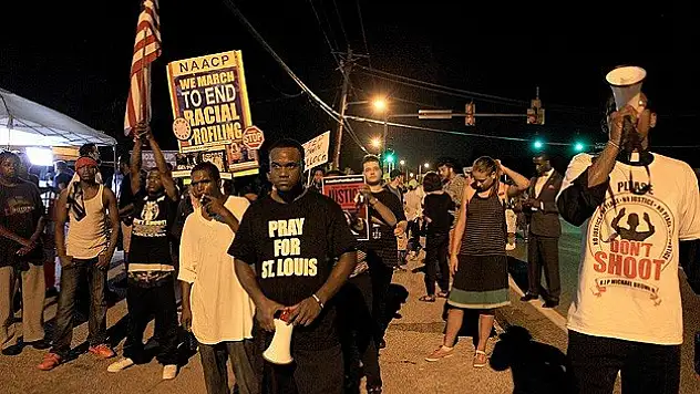 Ferguson'daki gösteriler devam ediyor