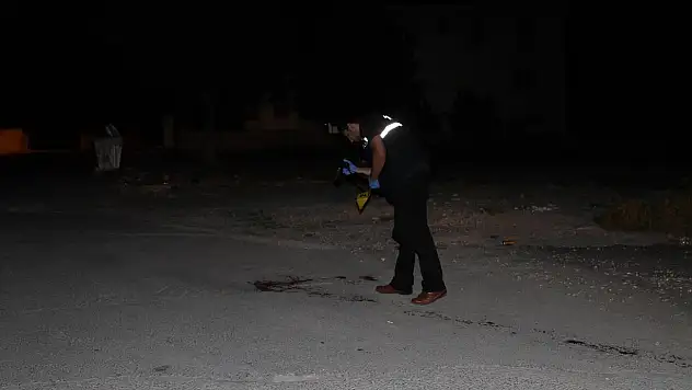 16 yaşındaki kız, arkadaşının boğazını kesti!