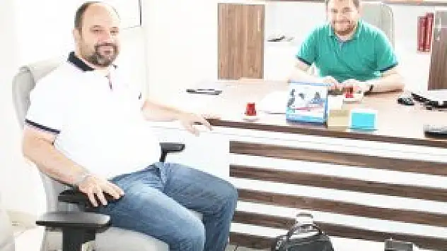 Başkan Öksüz Yeni Haber'i ziyaret etti