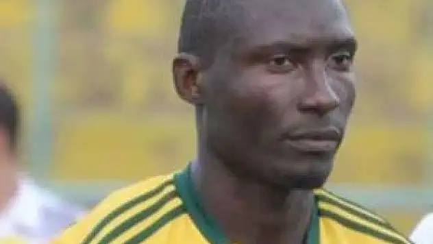 Futbol sahasında şok ölüm