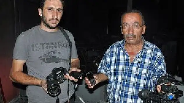 Cihazlarına el konulan AA muhabirleri şikayetçi oldu