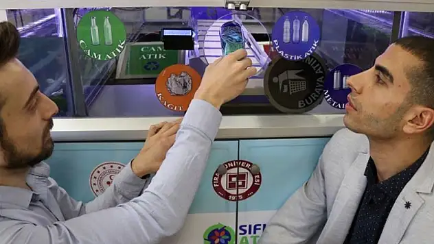 Yapay zeka destekli geri dönüşüm cihazı geliştirdiler