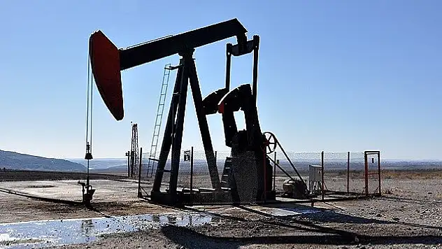 IŞİD petrol satışından günde 3 milyon dolar kazanıyor