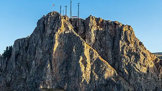 Davutoğlu'na zorluklarla mücadeleyi öğreten Kıble Kayası