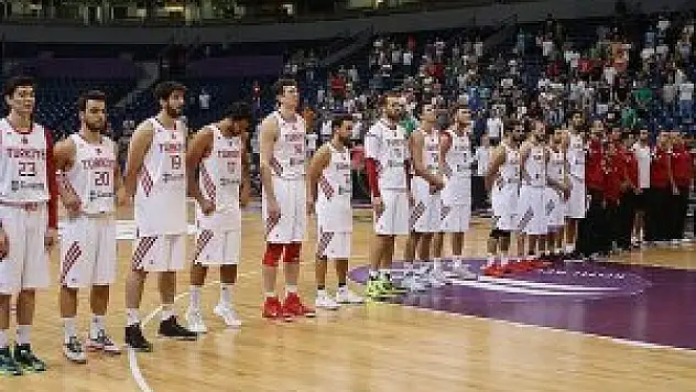 '12 Dev Adam' İspanya'ya gitti